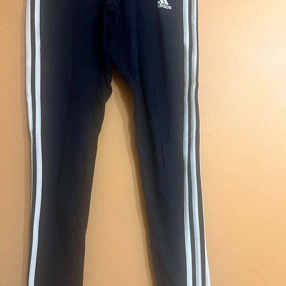 Adidas Black and White Leggings Sleek Athletic Style - Picture 2 of 4